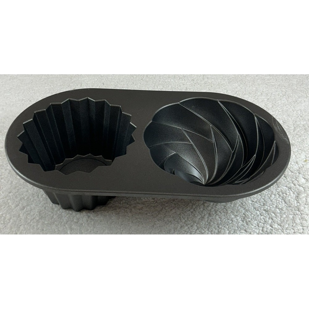 Nordic Ware Cute Cupcake Pan - Cast Aluminum Mold 6 Cup USA Non-stick *EUC*